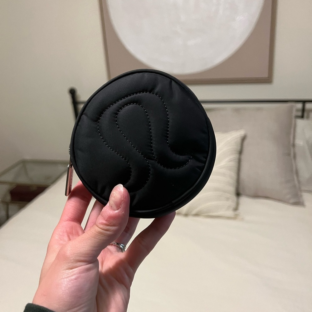 NWT lululemon Logo Coin Pouch